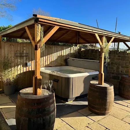 - Sleeps 16 - Hot Tub - Pet Friendly